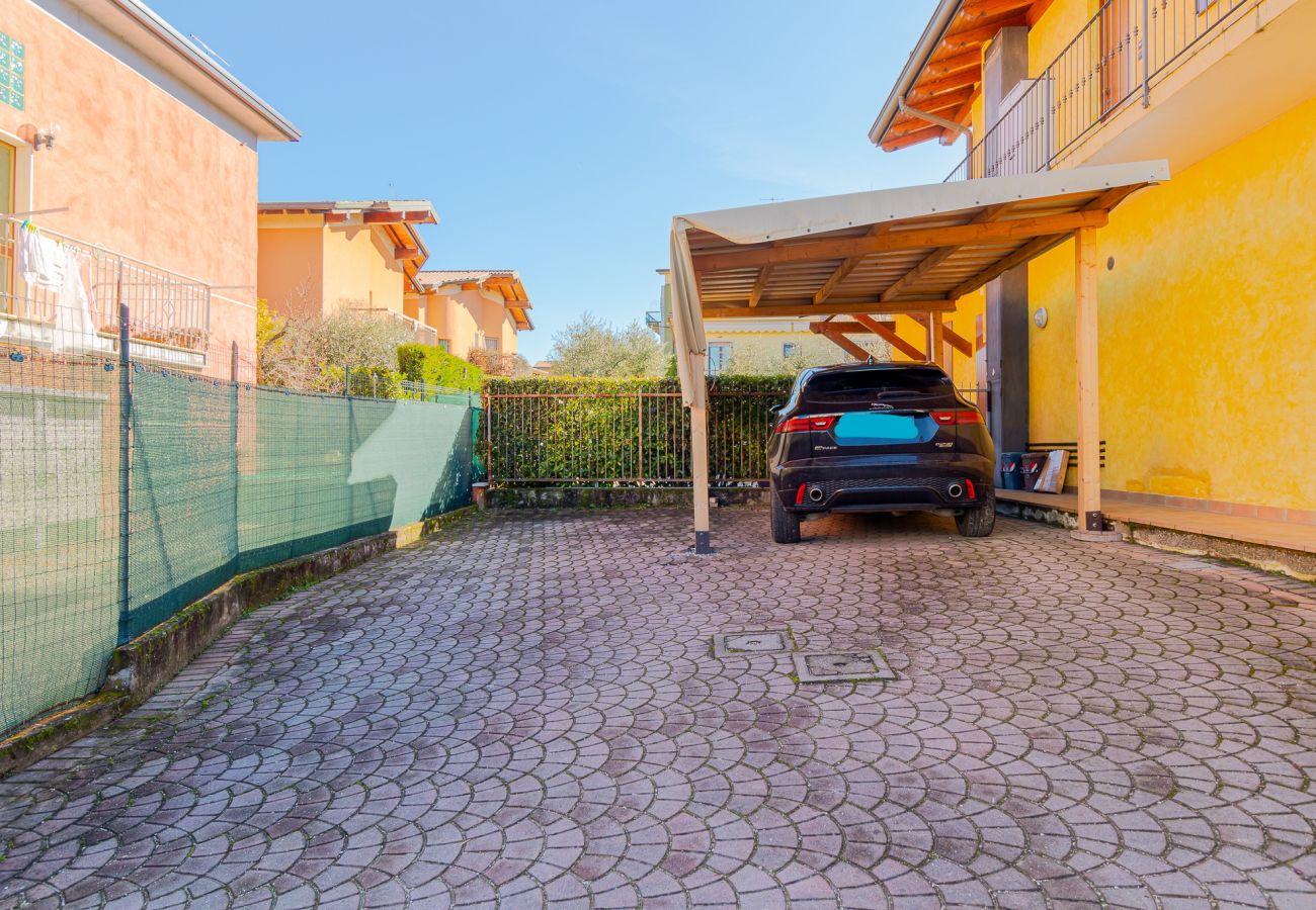 Apartment in Desenzano del Garda - Maison Blanchette Desenzano By Bookinggardalake