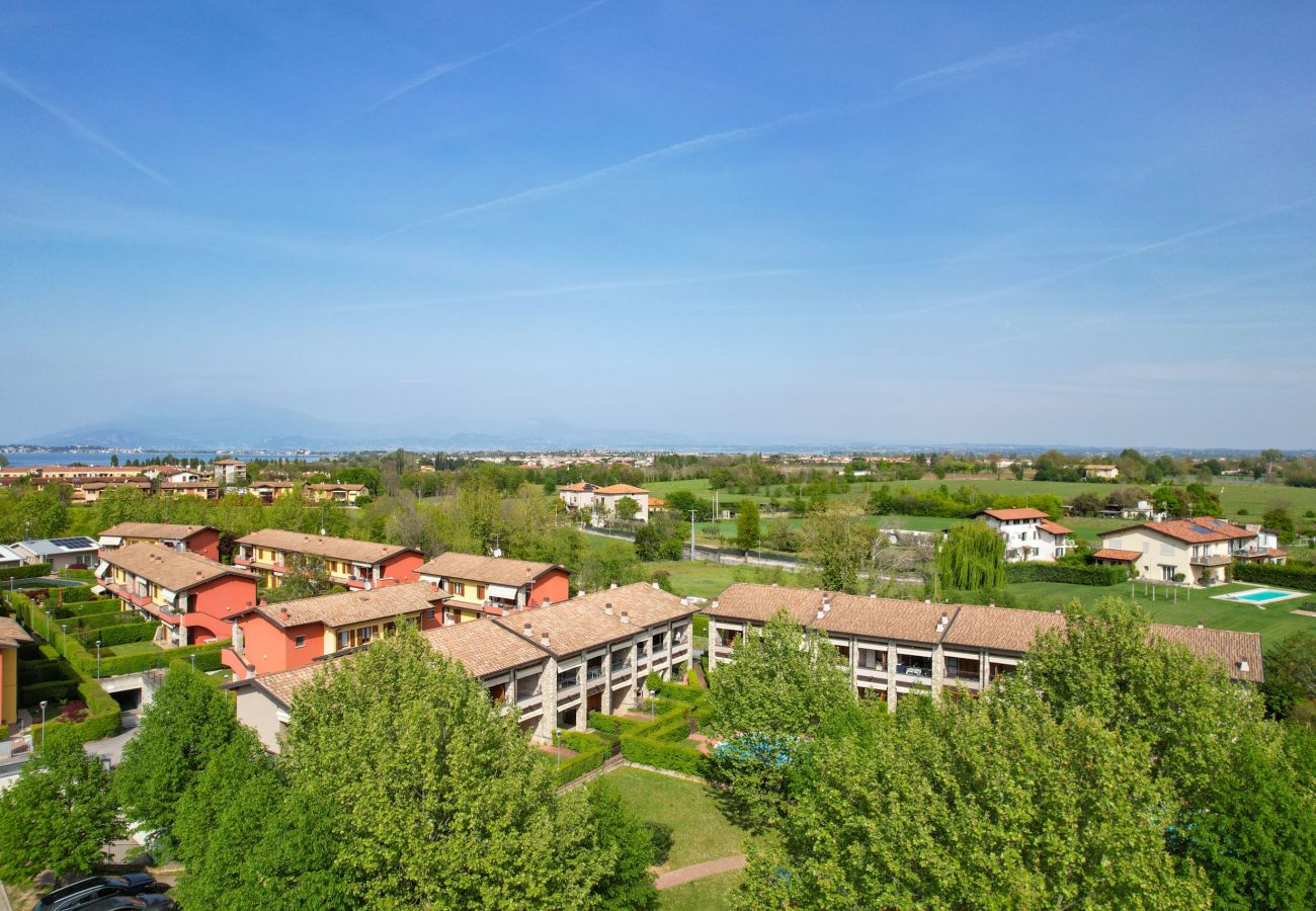 Apartment in Desenzano del Garda - Maison Blanchette Desenzano By Bookinggardalake