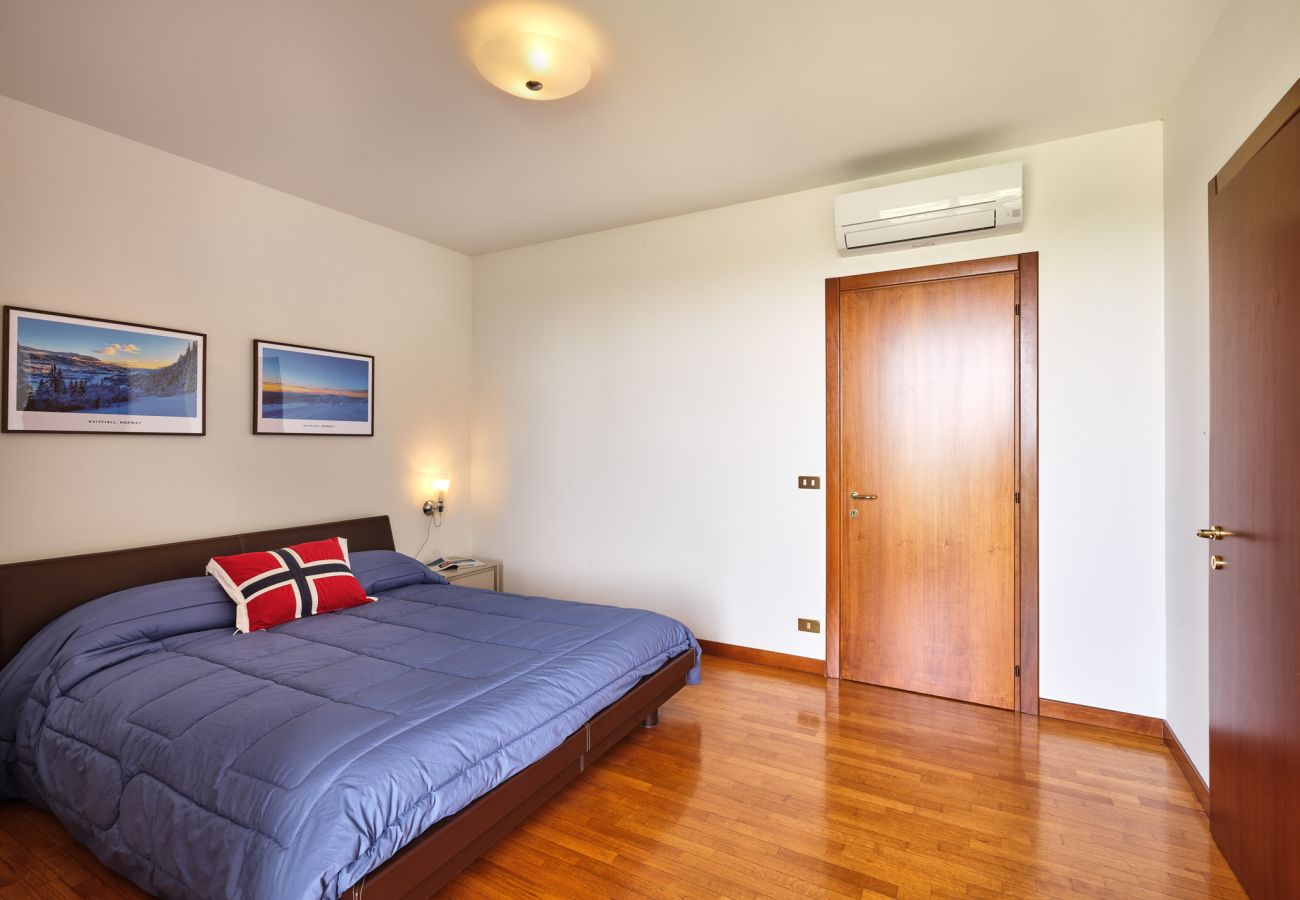 Villa in Lazise - VILLA CELEBRITY