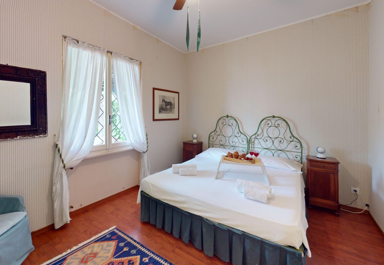 Villa in Salò - Villa Oleandri pool with view By Bookinggardalake