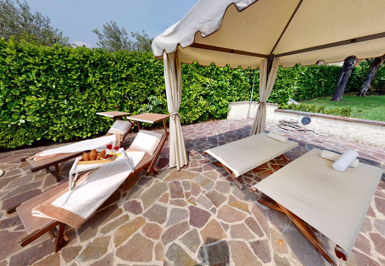 Villa in Salò - Villa Oleandri pool with view By Bookinggardalake