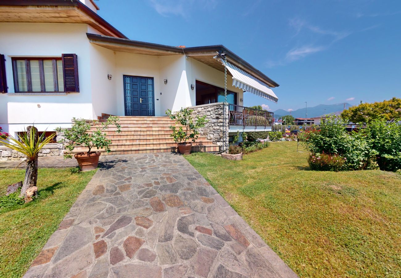 Villa in Puegnago sul Garda - Villa Fiorita with olive groove Bookinggardalake