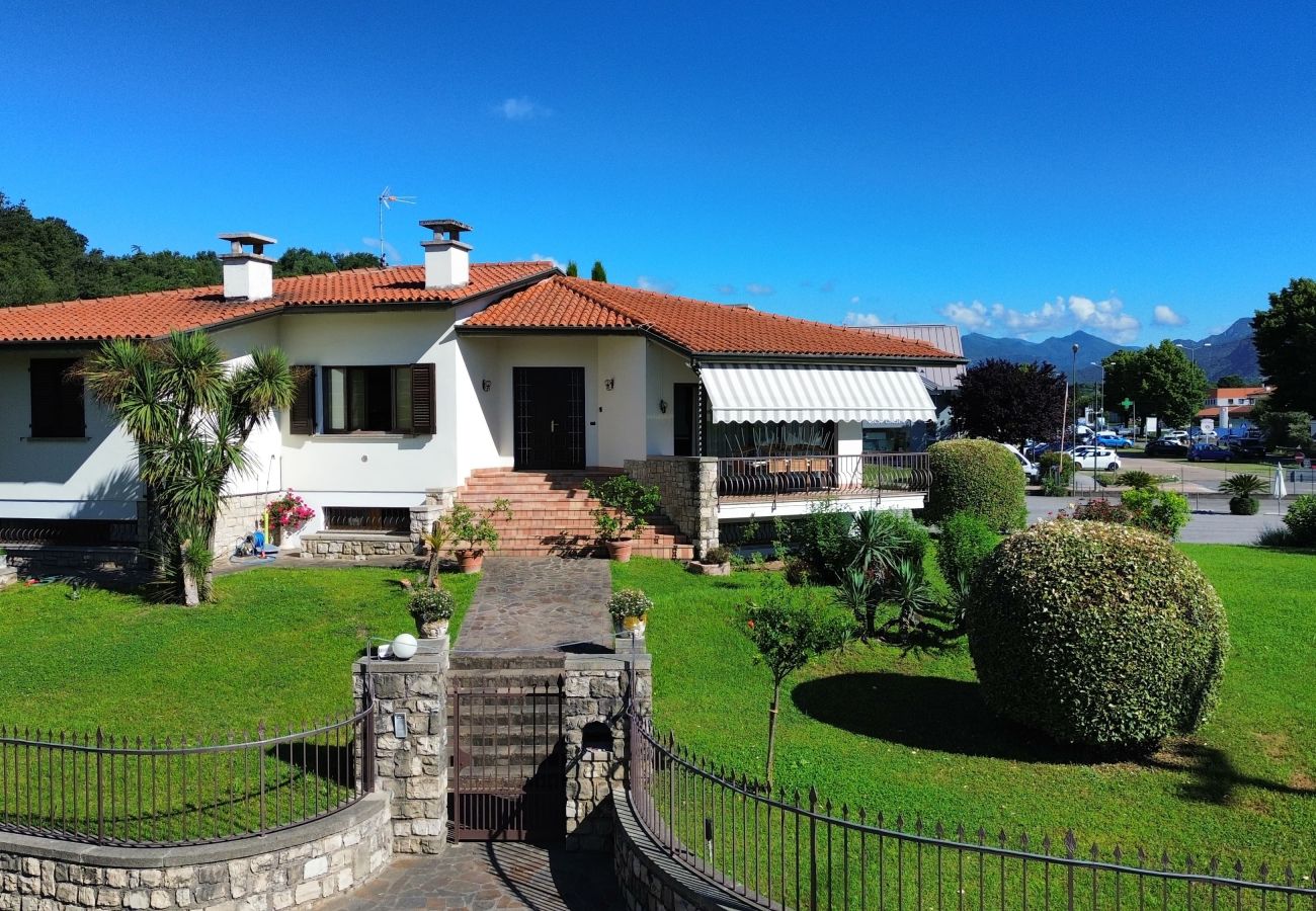 Villa in Puegnago sul Garda - Villa Fiorita with olive groove Bookinggardalake