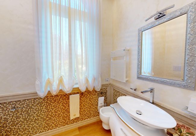 Villa in Salò - Villa Diamante By Bookinggardalake Villa in Salò - Villa Diamante By Bookinggardalake