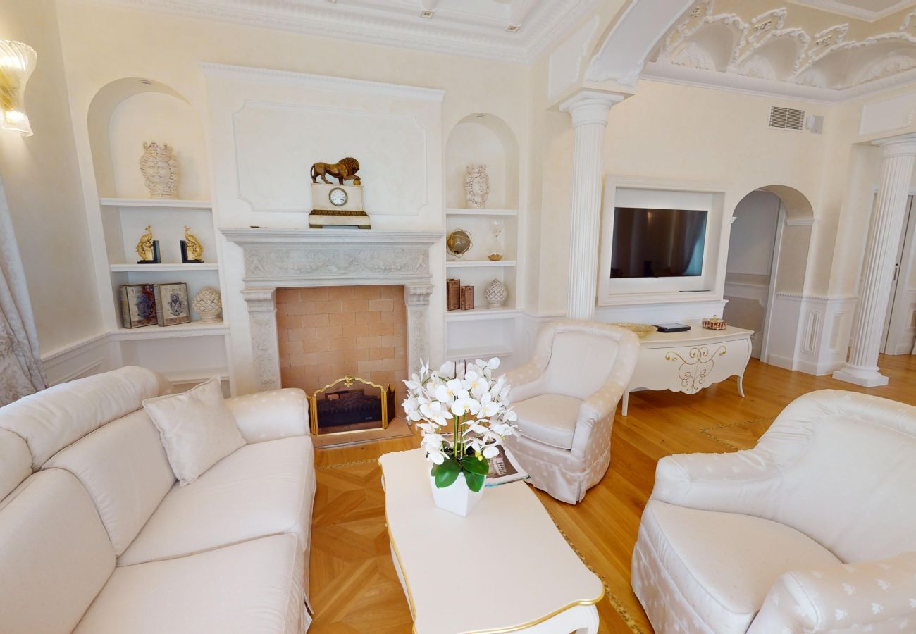 Villa in Salò - Villa Diamante By Bookinggardalake Villa in Salò - Villa Diamante By Bookinggardalake