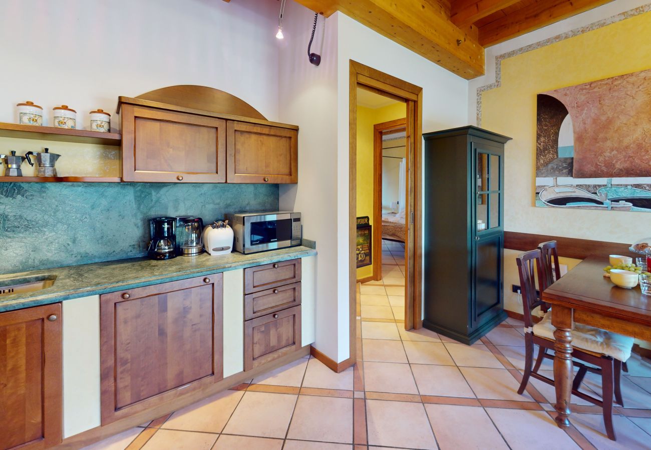 Apartment in Padenghe sul Garda - Relax for family pool, wi-fi, garden Garda Pleasur