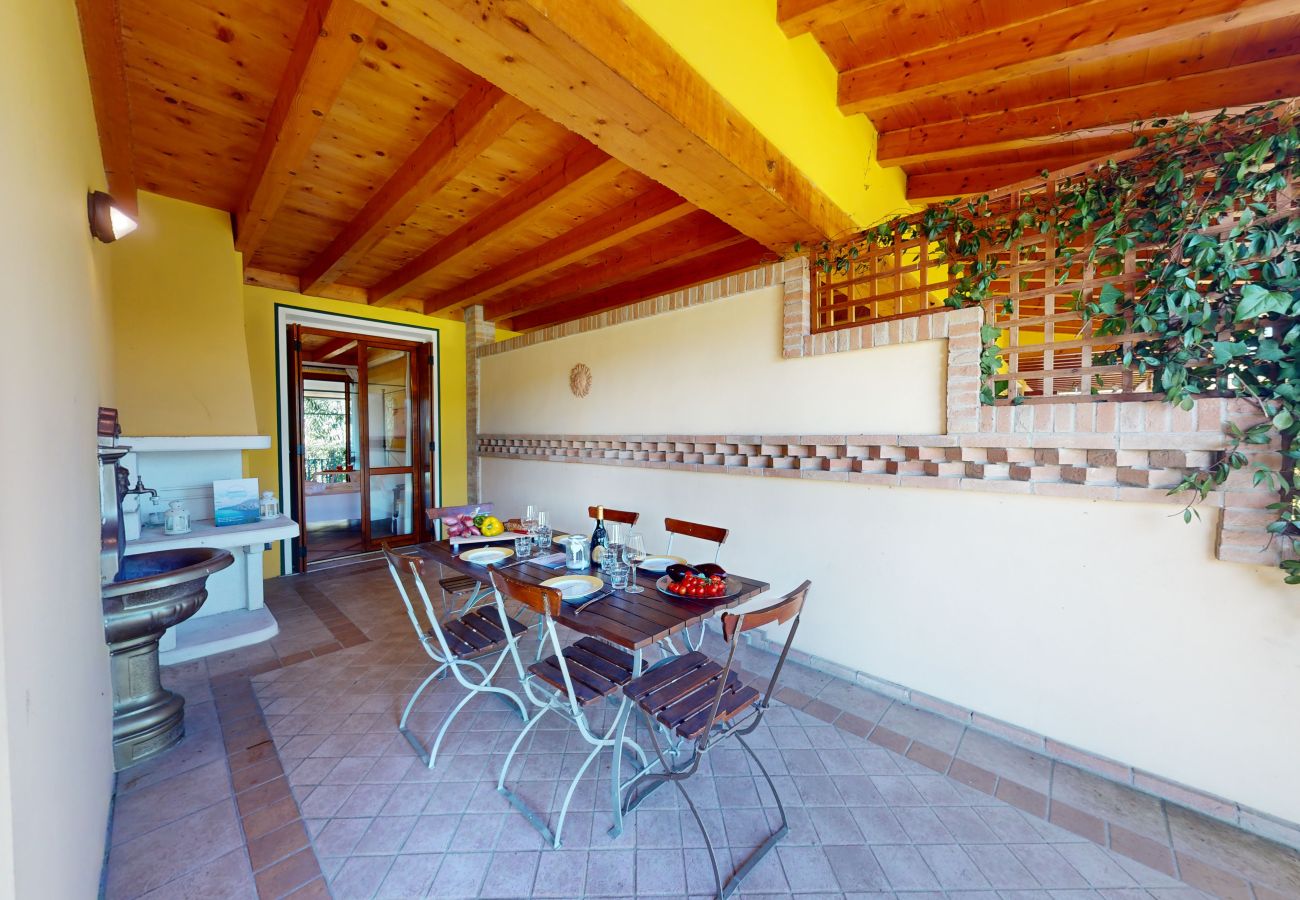 Apartment in Padenghe sul Garda - Relax for family pool, wi-fi, garden Garda Pleasur