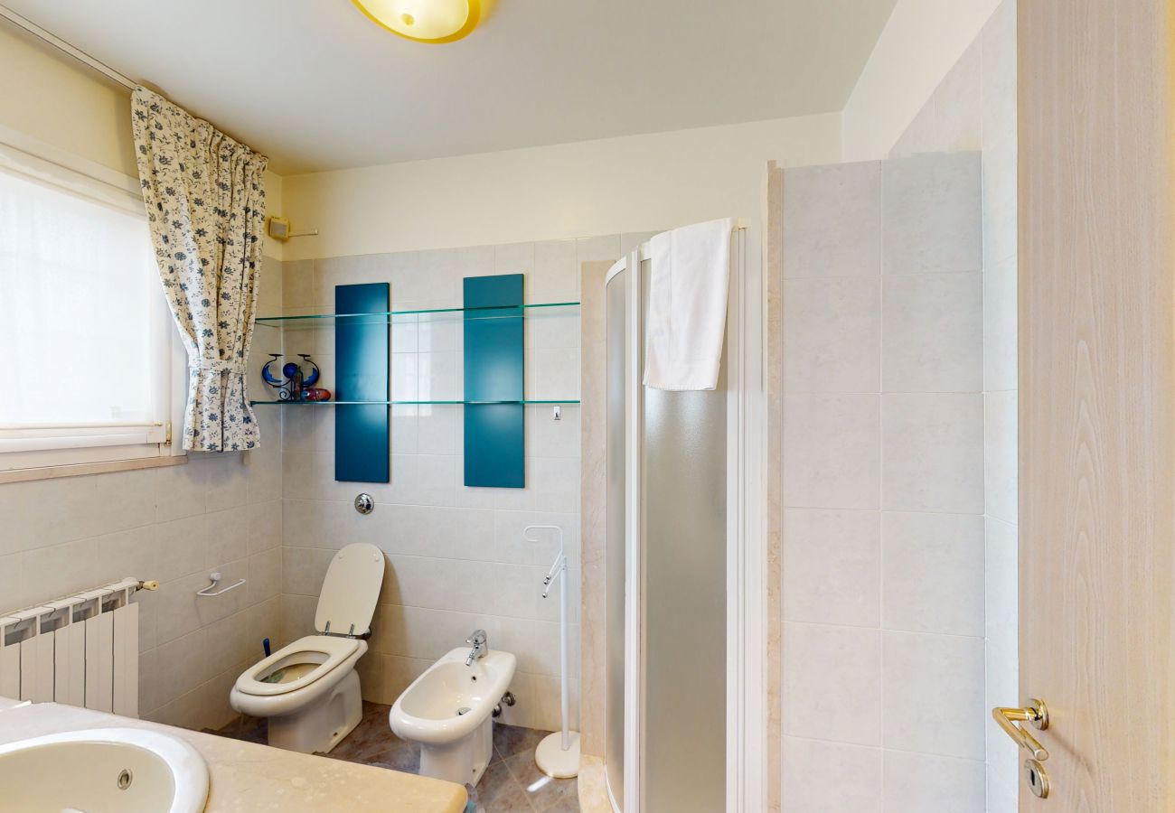 Apartment in Manerba del Garda - Appartamento Gloria by Bookinggardalake