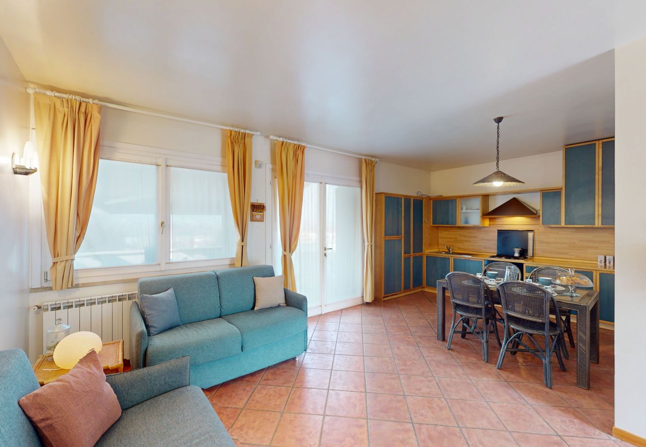 Apartment in Manerba del Garda - Appartamento Gloria by Bookinggardalake