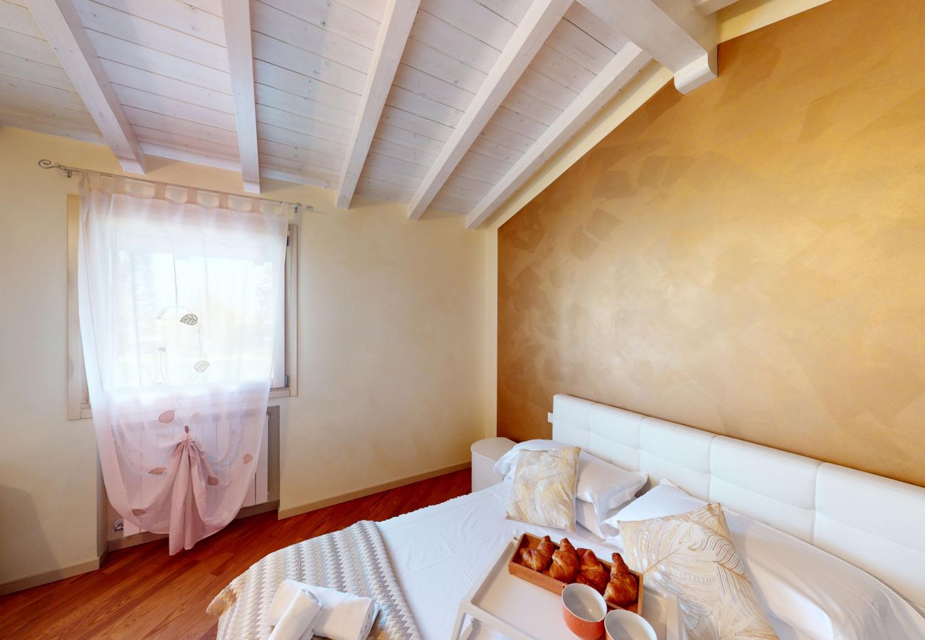 Chalet in Manerba del Garda - Maison Belvedere free wi-fi By Bookinggardalake