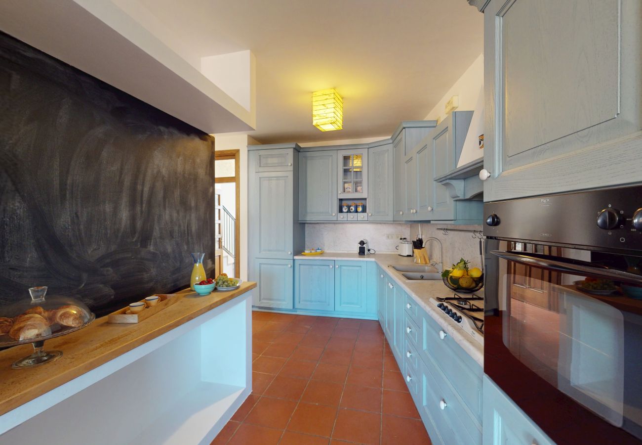 Apartment in San Felice del Benaco - Garda View romantic apt with pool by Bookinggardal