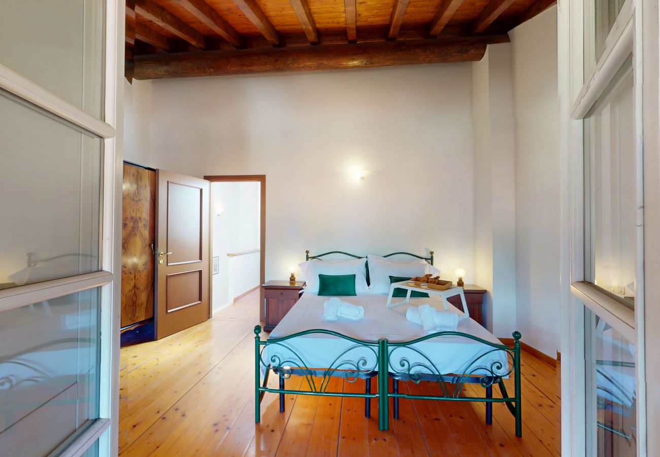 Apartment in San Felice del Benaco - Garda View romantic apt with pool by Bookinggardal