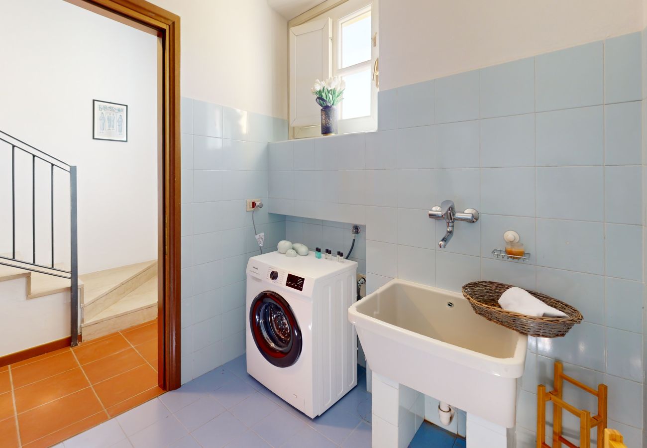 Apartment in San Felice del Benaco - Garda View romantic apt with pool by Bookinggardal