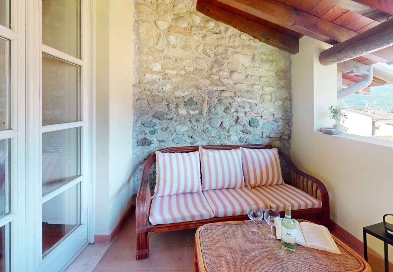Apartment in San Felice del Benaco - Garda View romantic apt with pool by Bookinggardal