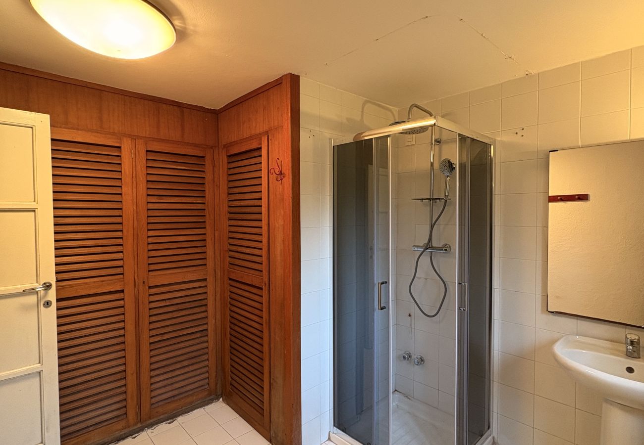 Villa in Manerba del Garda - Villa beach front 7 Bello  by Bookinggardalake