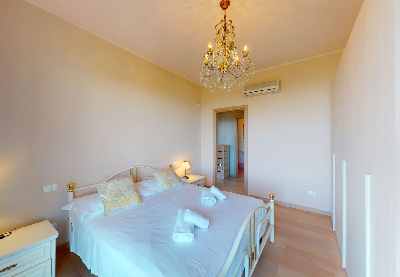 Apartment in Moniga del Garda - Agape Apartment by Bookinggardalake