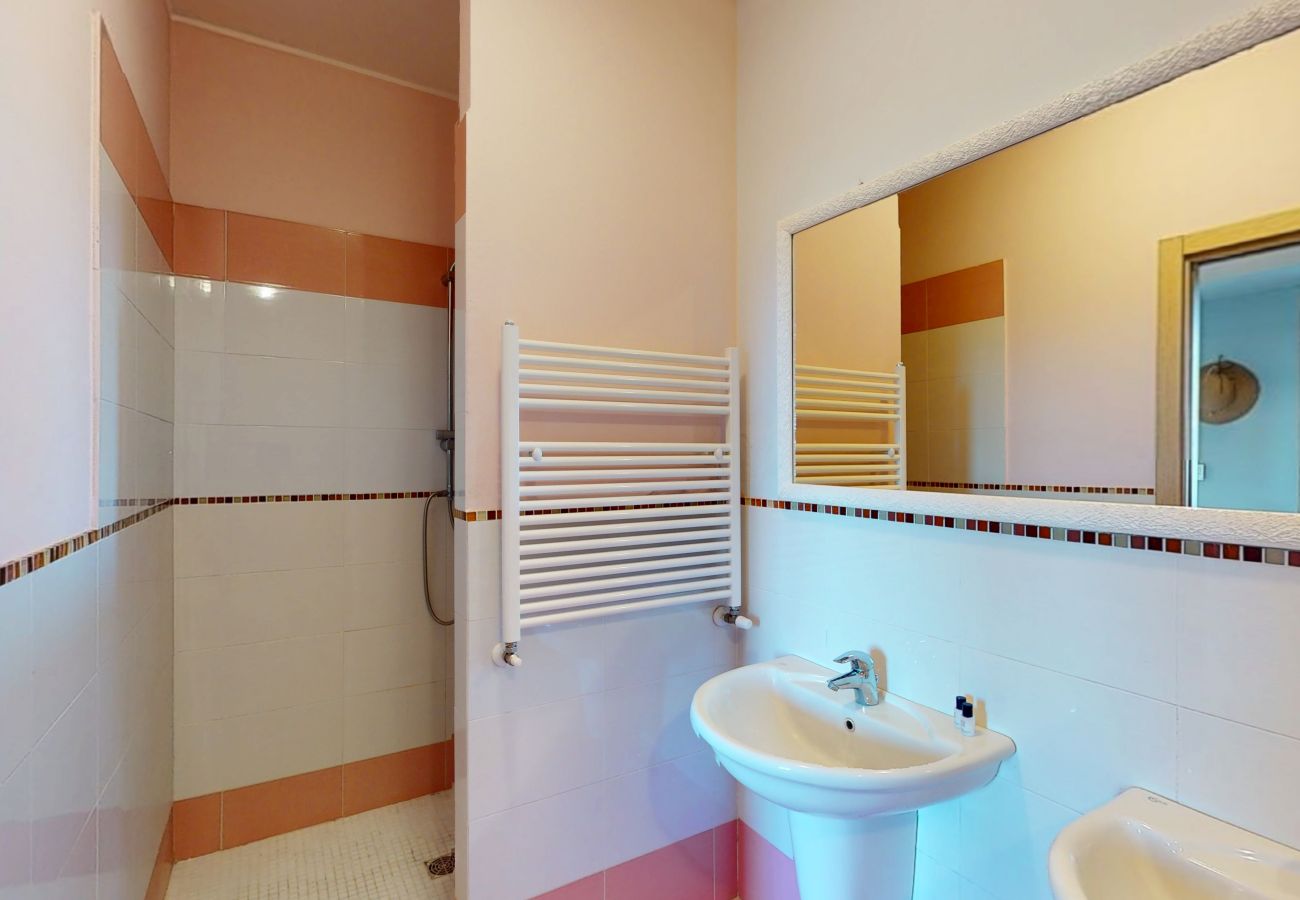 Apartment in Moniga del Garda - Agape Apartment by Bookinggardalake