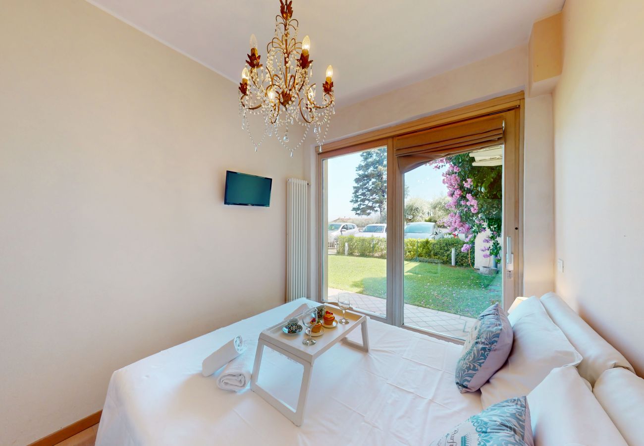 Apartment in Moniga del Garda - Agape Apartment by Bookinggardalake