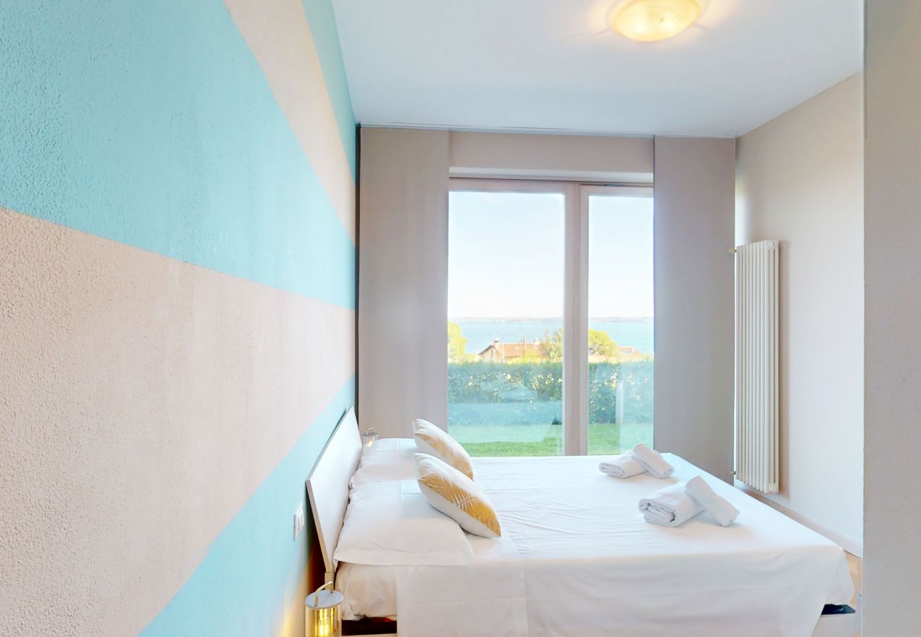 Apartment in Moniga del Garda - Horizon luxury lake view by Bookinggardalake