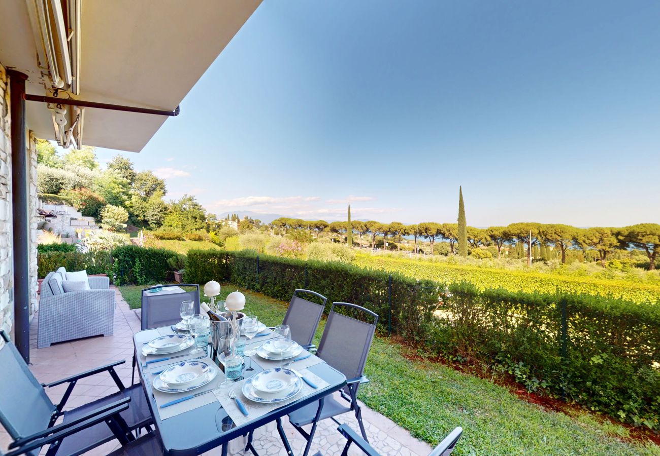 Apartment in Moniga del Garda - Horizon luxury lake view by Bookinggardalake