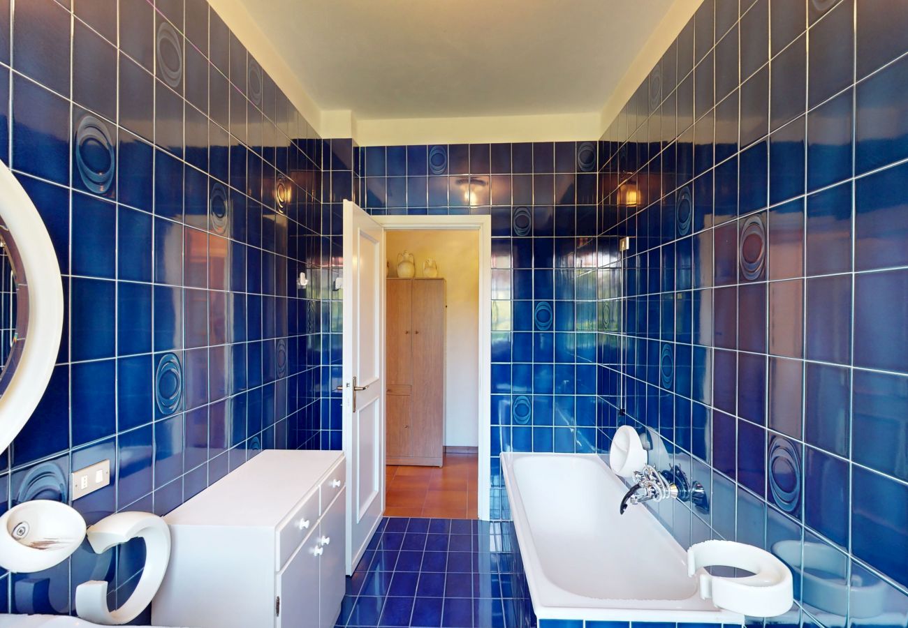 Villa in Sirmione - Villa Valentine Lakeside by Bookinggard