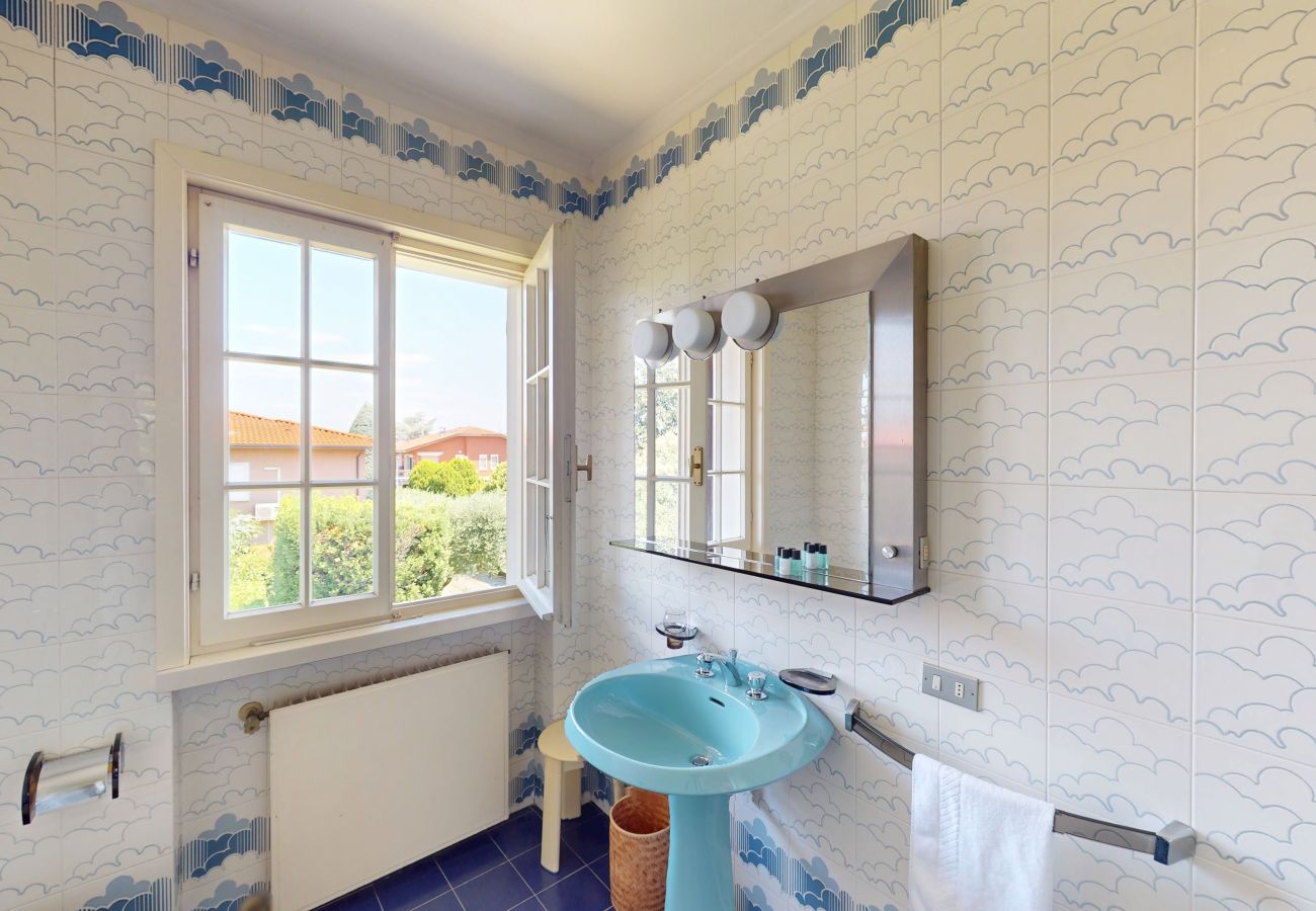 Villa in Sirmione - Villa Valentine Lakeside by Bookinggard
