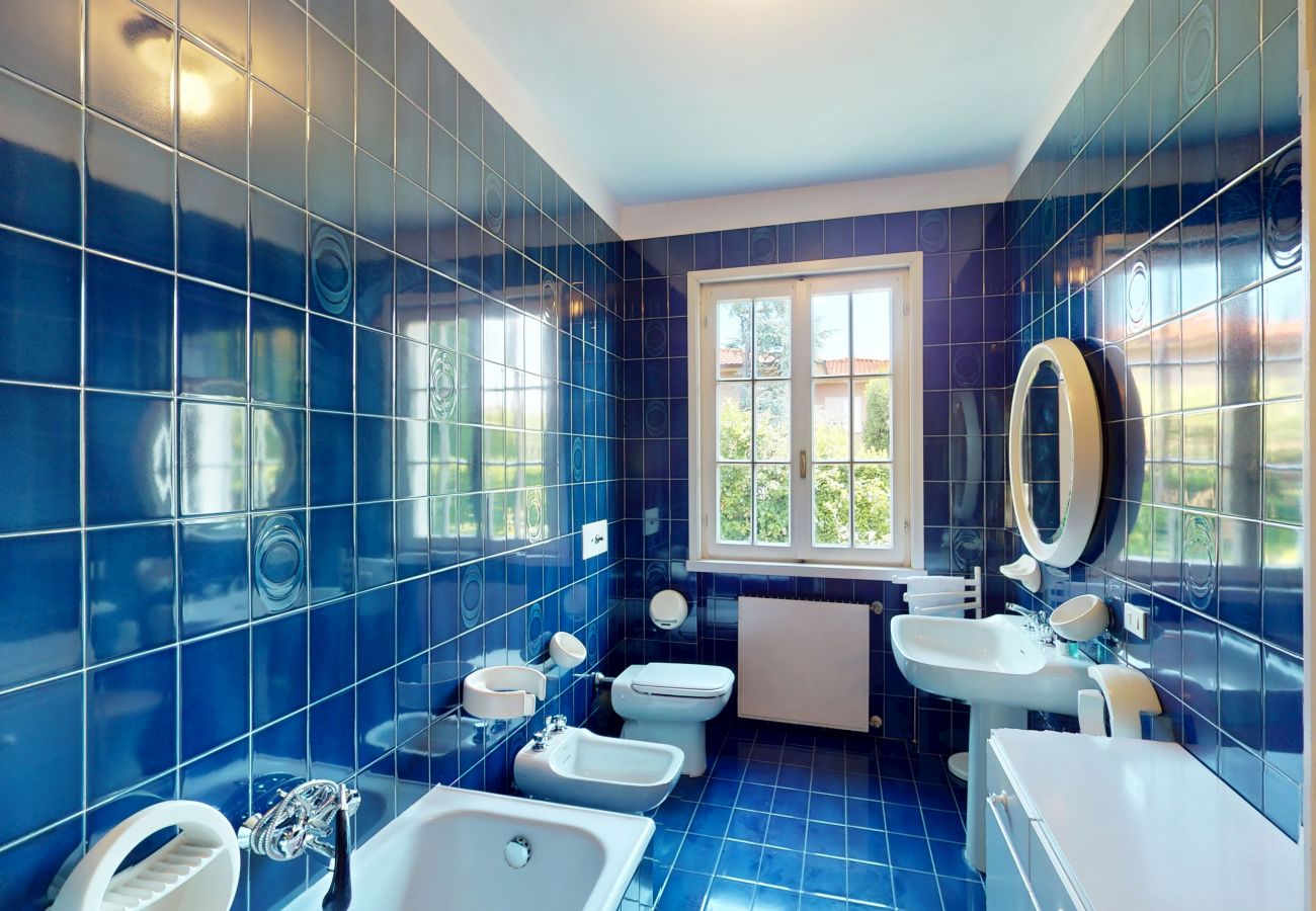 Villa in Sirmione - Villa Valentine Lakeside by Bookinggard