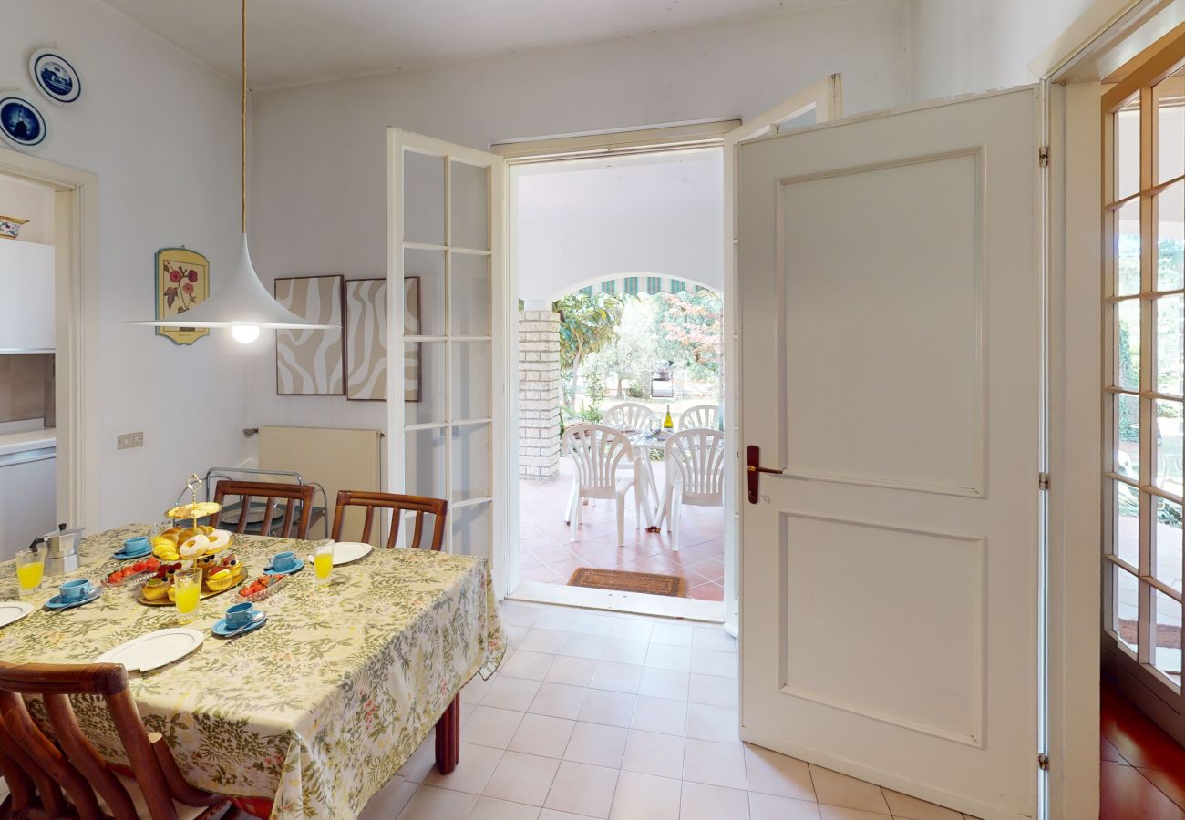 Villa in Sirmione - Villa Valentine Lakeside by Bookinggard