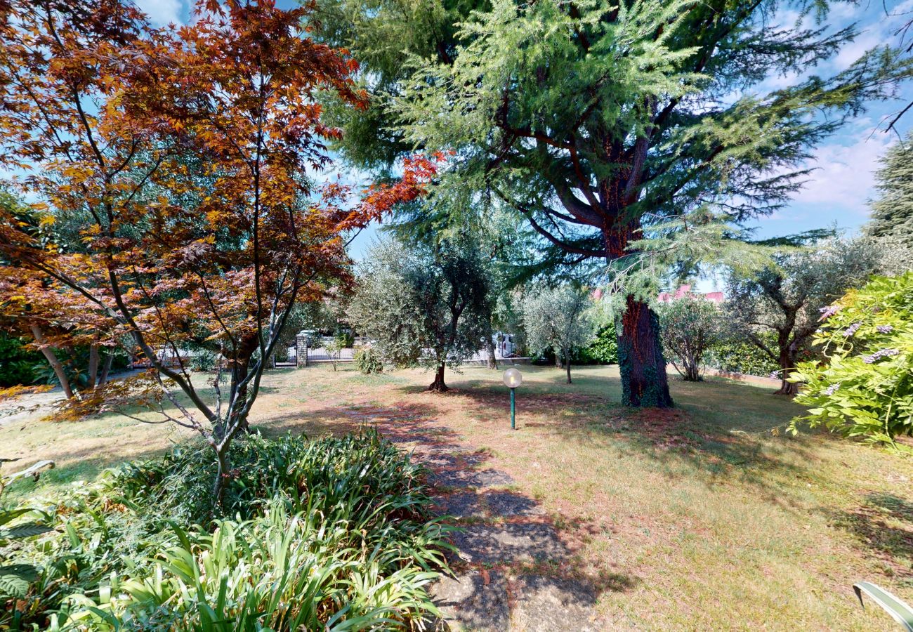 Villa in Sirmione - Villa Valentine Lakeside by Bookinggard
