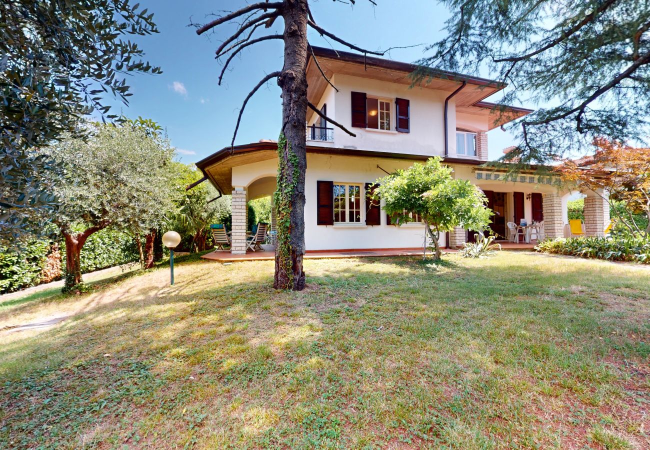 Villa in Sirmione - Villa Valentine Lakeside by Bookinggard