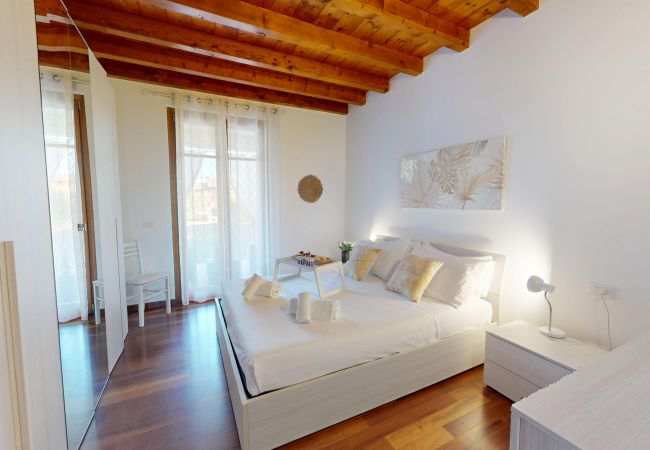 Apartment in Manerba del Garda - Ulivo Apartment By Bookinggardalake