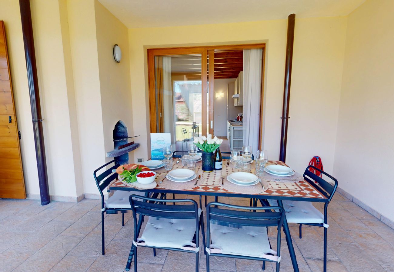 Apartment in Manerba del Garda - Ulivo Apartment By Bookinggardalake