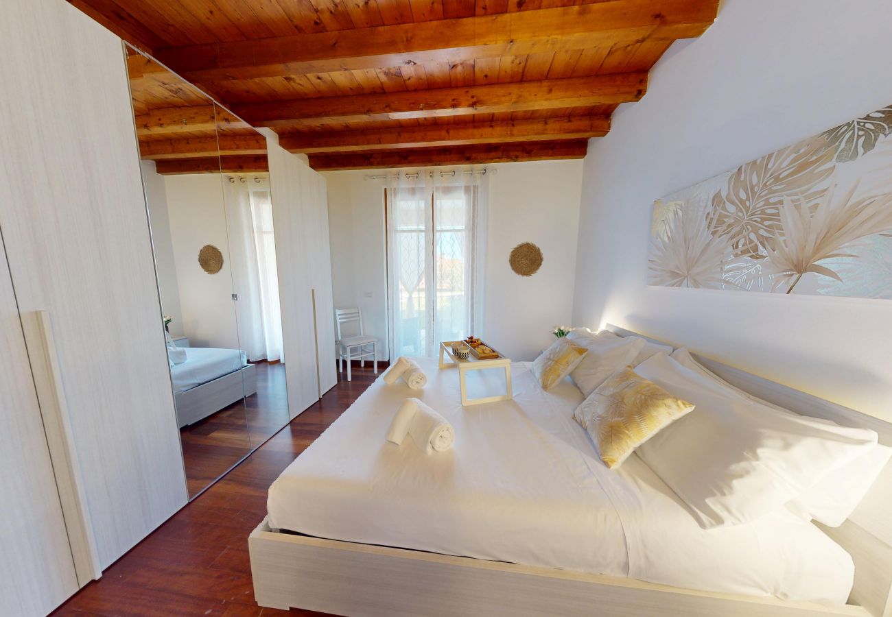 Apartment in Manerba del Garda - Ulivo Apartment By Bookinggardalake
