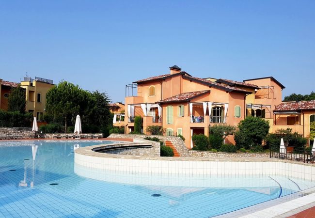 Apartment in Manerba del Garda - Borgo Torchio H3 ByBookinggardalake