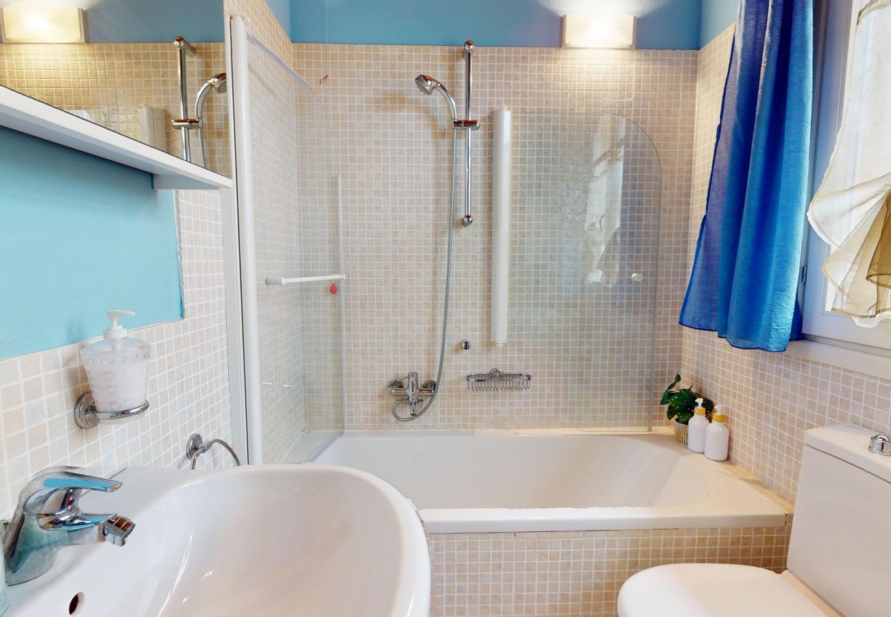 Apartment in Manerba del Garda - Borgo Torchio H3 ByBookinggardalake
