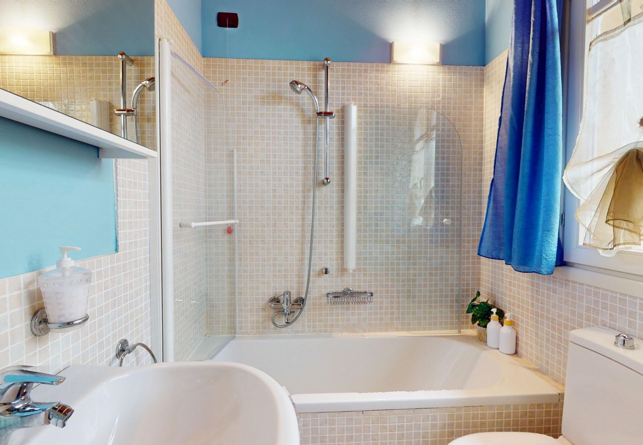 Apartment in Manerba del Garda - Borgo Torchio H3 ByBookinggardalake