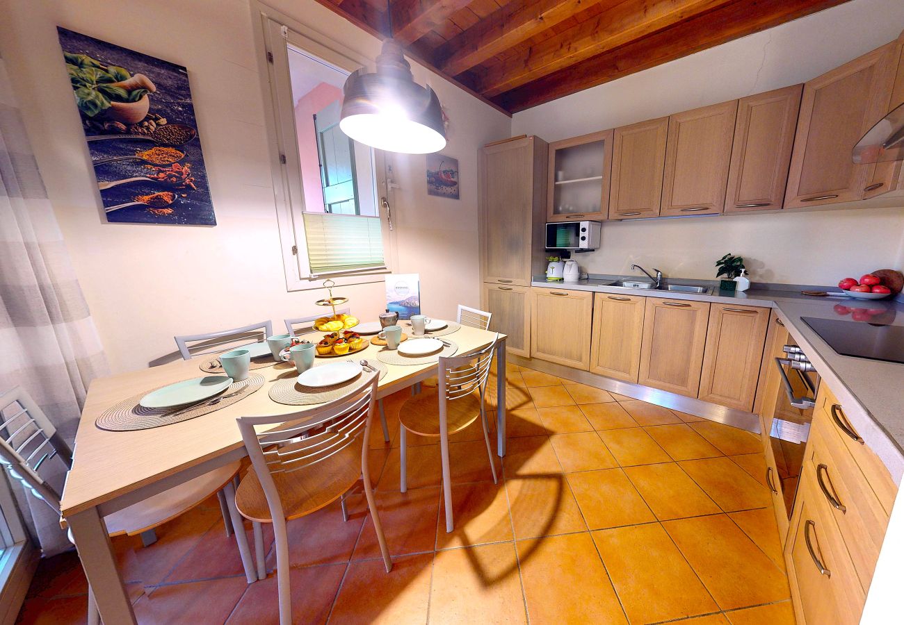 Apartment in Manerba del Garda - Borgo Torchio F1 By Bookinggardalake