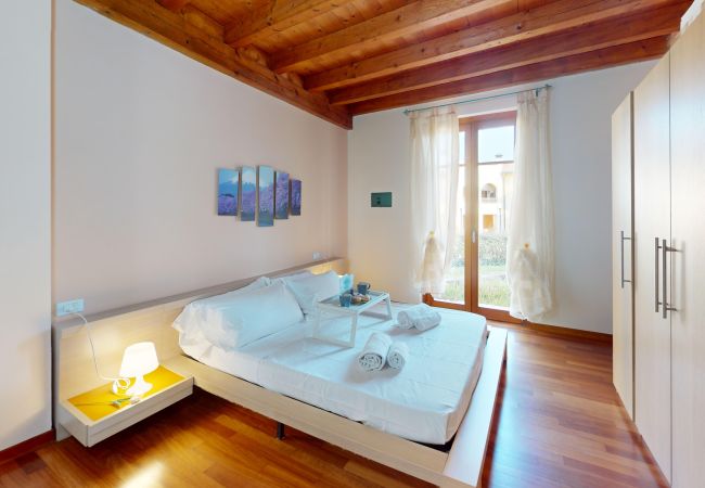 Apartment in Manerba del Garda - Sakura House By Bookinggardalake