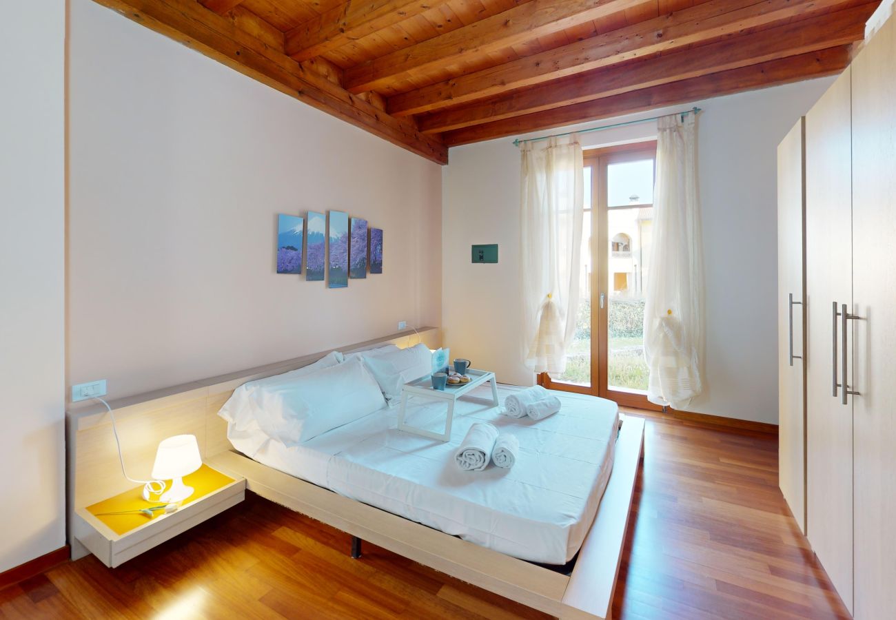 Apartment in Manerba del Garda - Sakura House By Bookinggardalake