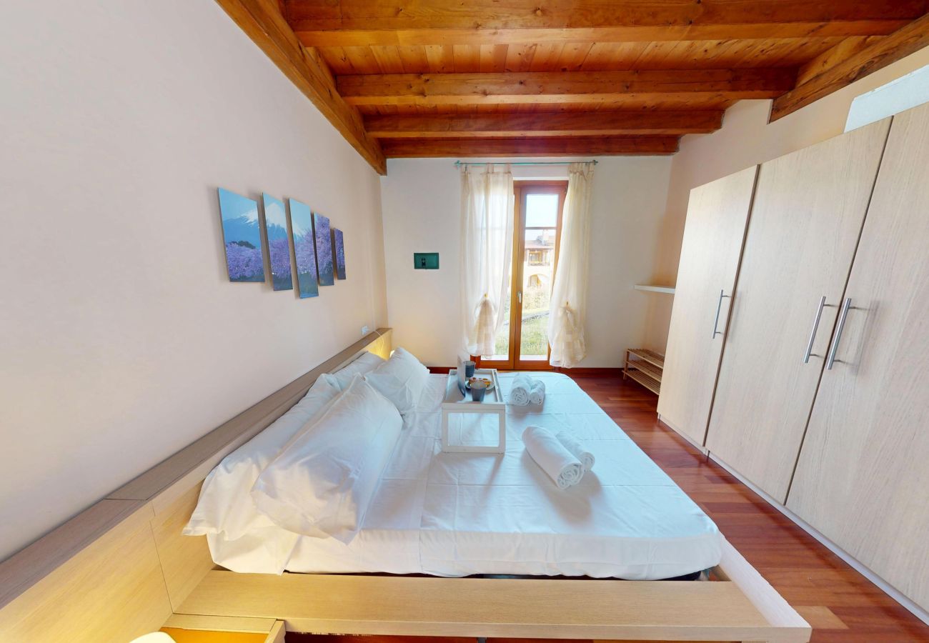 Apartment in Manerba del Garda - Sakura House By Bookinggardalake