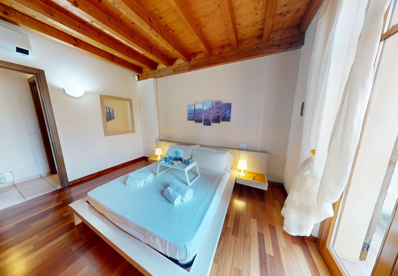 Apartment in Manerba del Garda - Sakura House By Bookinggardalake