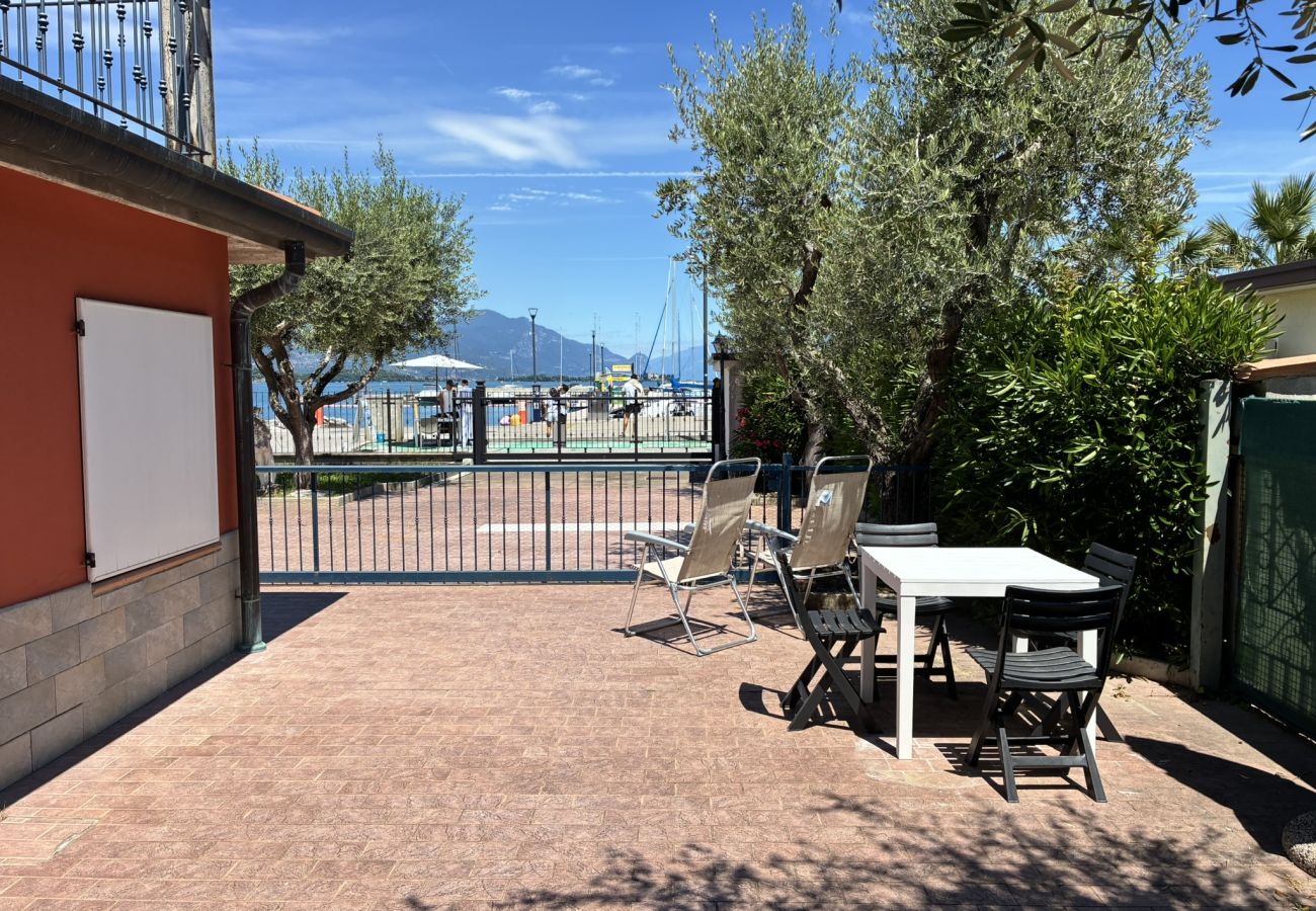 Apartment in Manerba del Garda - Spiaggia Apartment by Booking Garda Lake