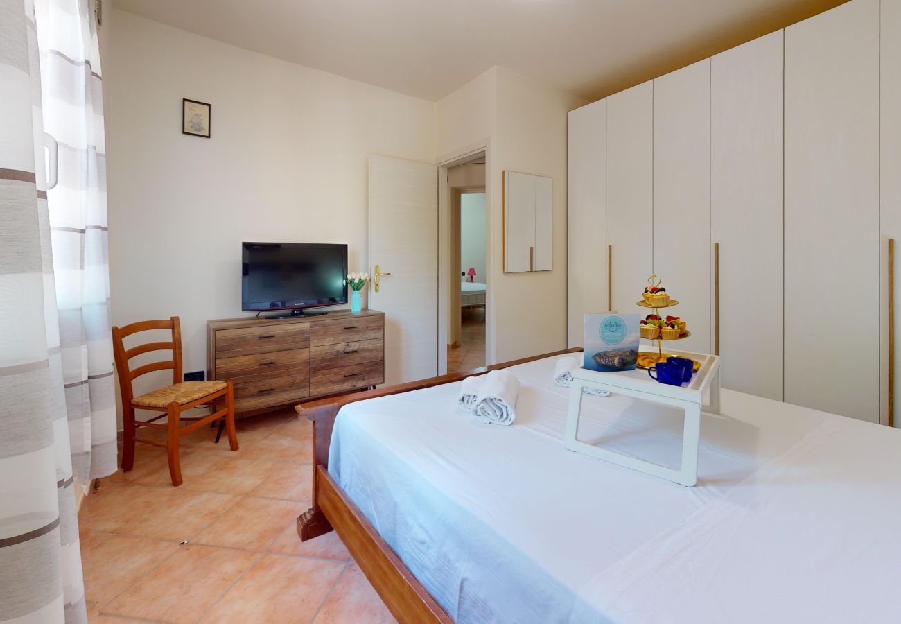 Apartment in Manerba del Garda - Spiaggia Apartment by Booking Garda Lake