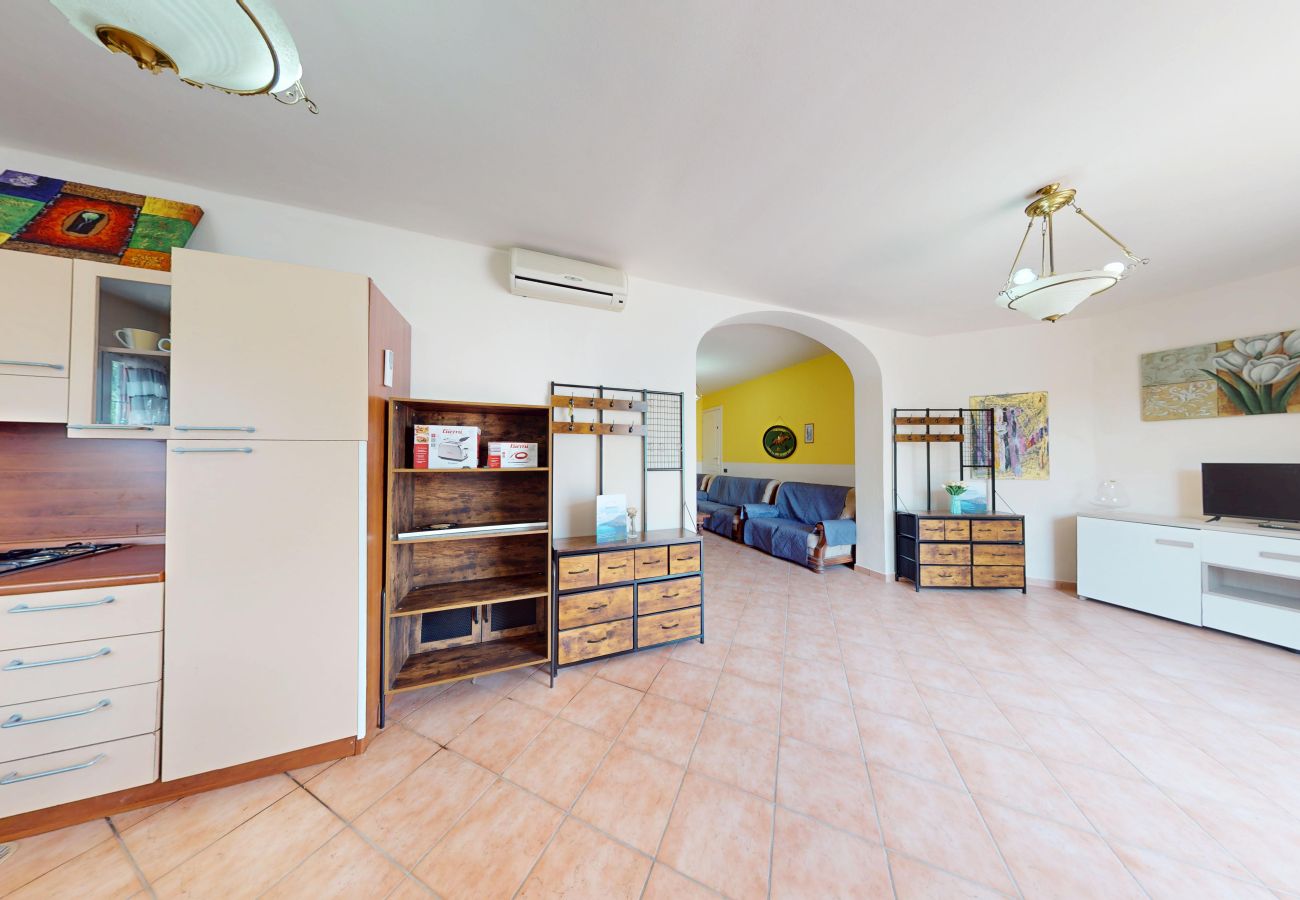 Apartment in Manerba del Garda - Spiaggia Apartment by Booking Garda Lake
