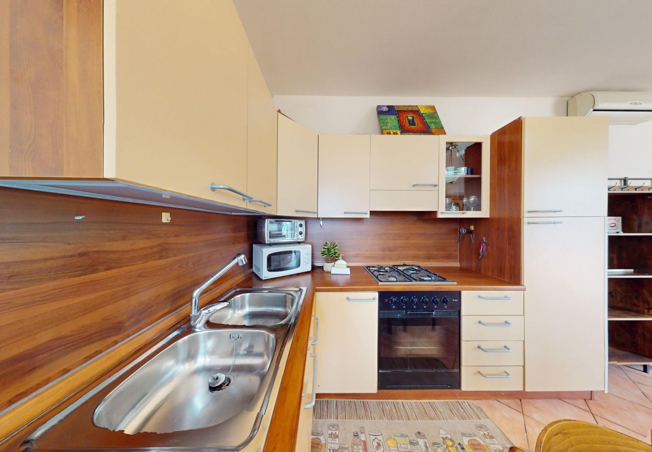Apartment in Manerba del Garda - Spiaggia Apartment by Booking Garda Lake