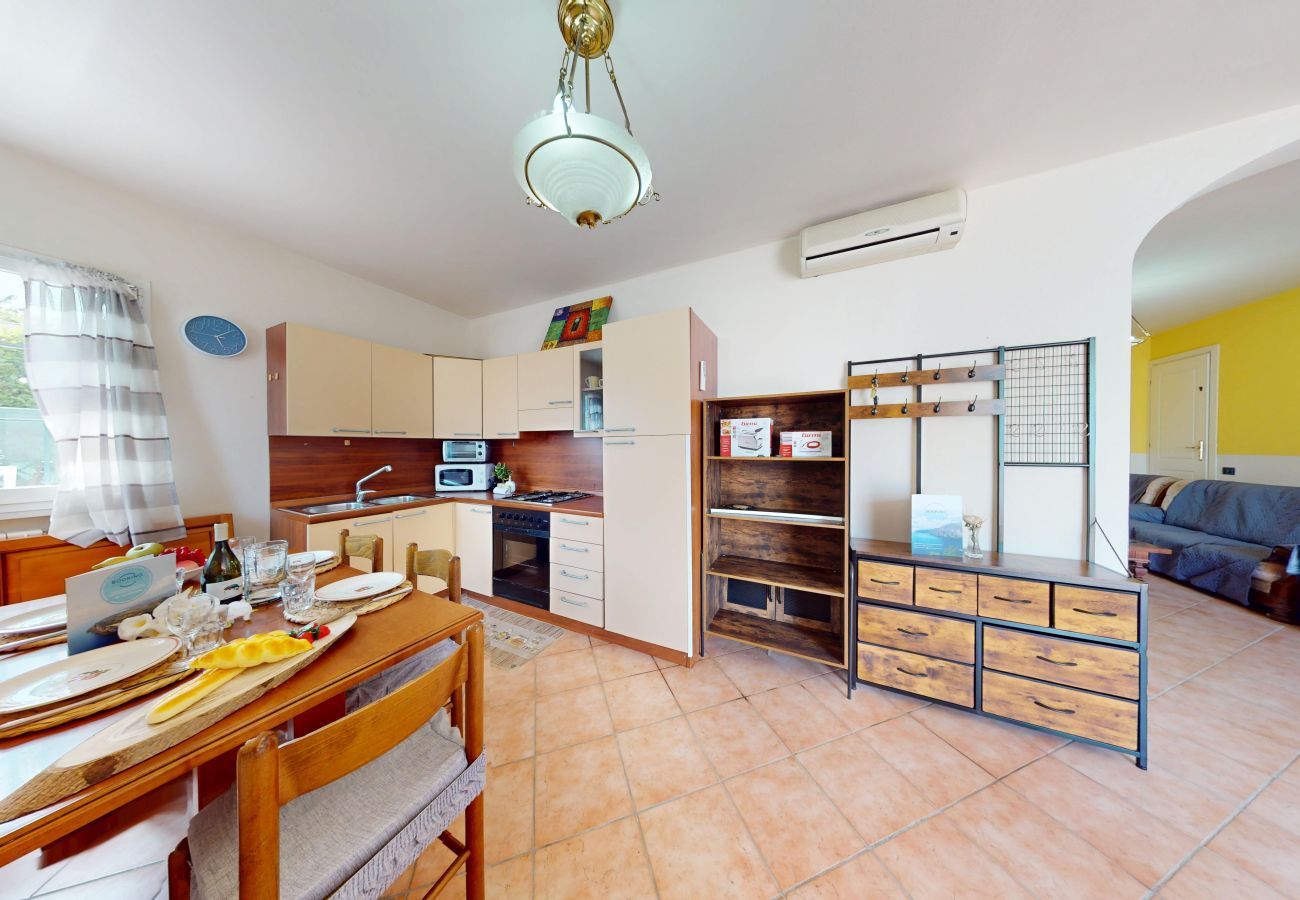 Apartment in Manerba del Garda - Spiaggia Apartment by Booking Garda Lake