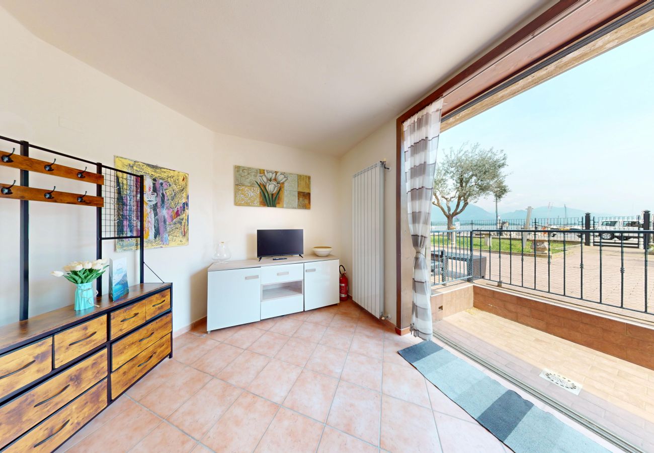 Apartment in Manerba del Garda - Spiaggia Apartment by Booking Garda Lake