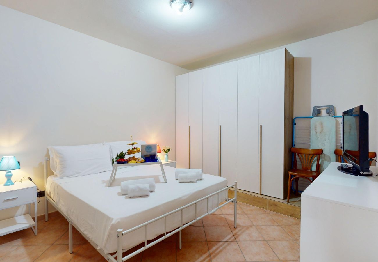 Apartment in Manerba del Garda - Spiaggia Apartment by Booking Garda Lake