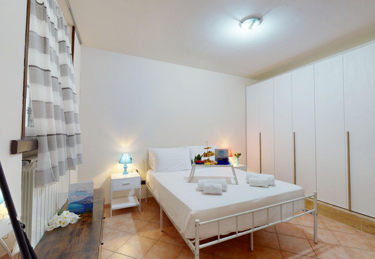 Apartment in Manerba del Garda - Spiaggia Apartment by Booking Garda Lake
