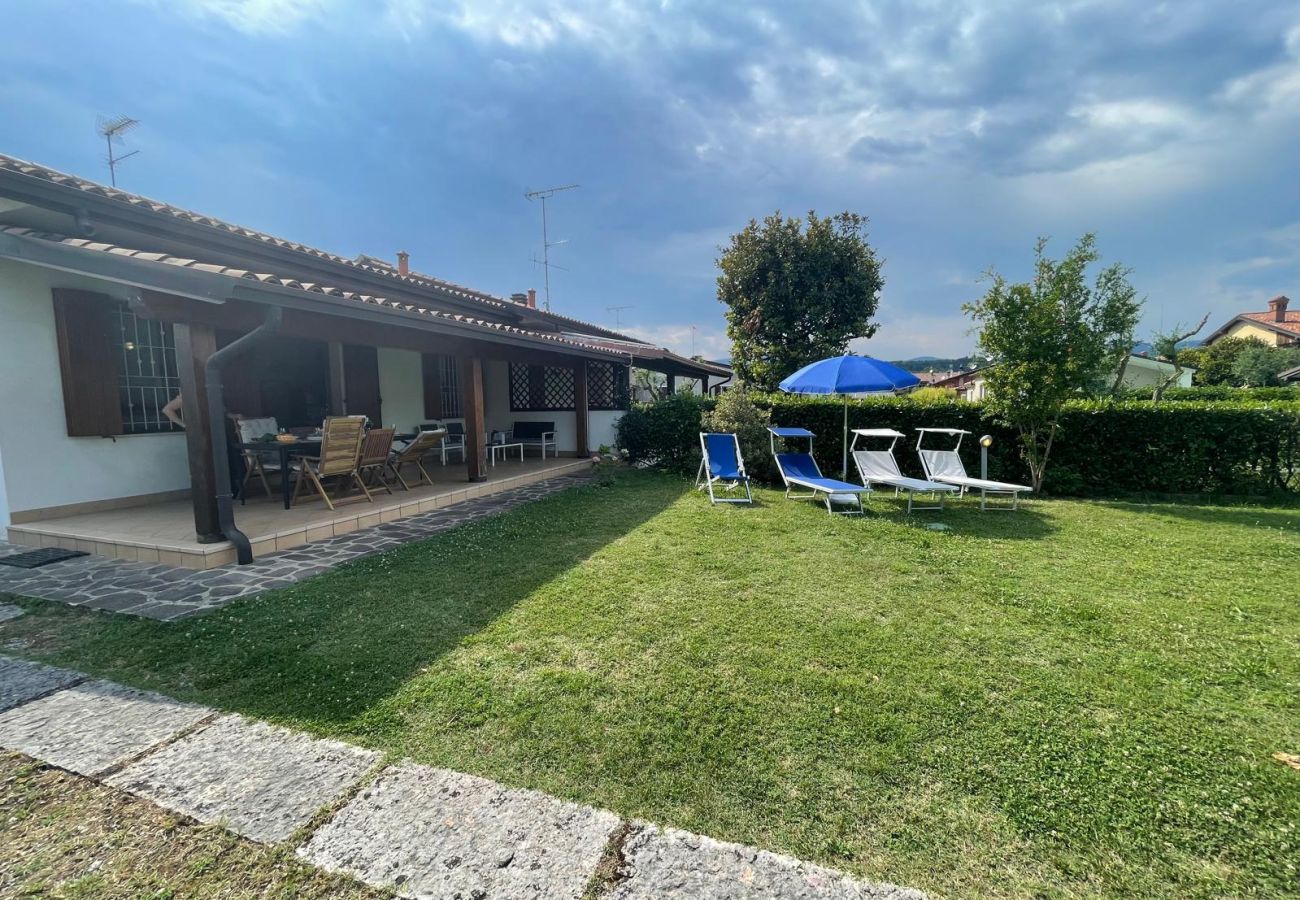 Villa in Manerba del Garda - Villa Dolce Riva Lake Escape by bookinggardalake